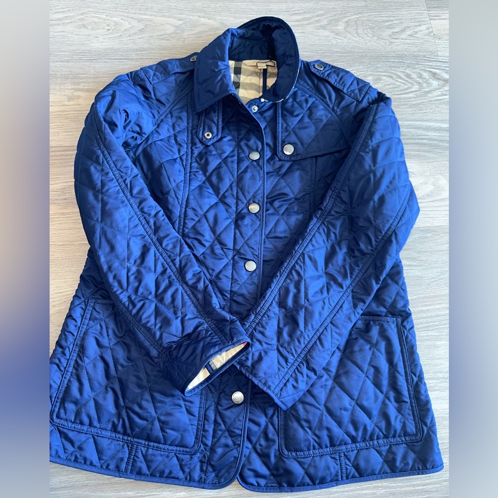 Burberry Quilted Navy Blue Jacket with Signature Check Trim - Picture 2 of 6